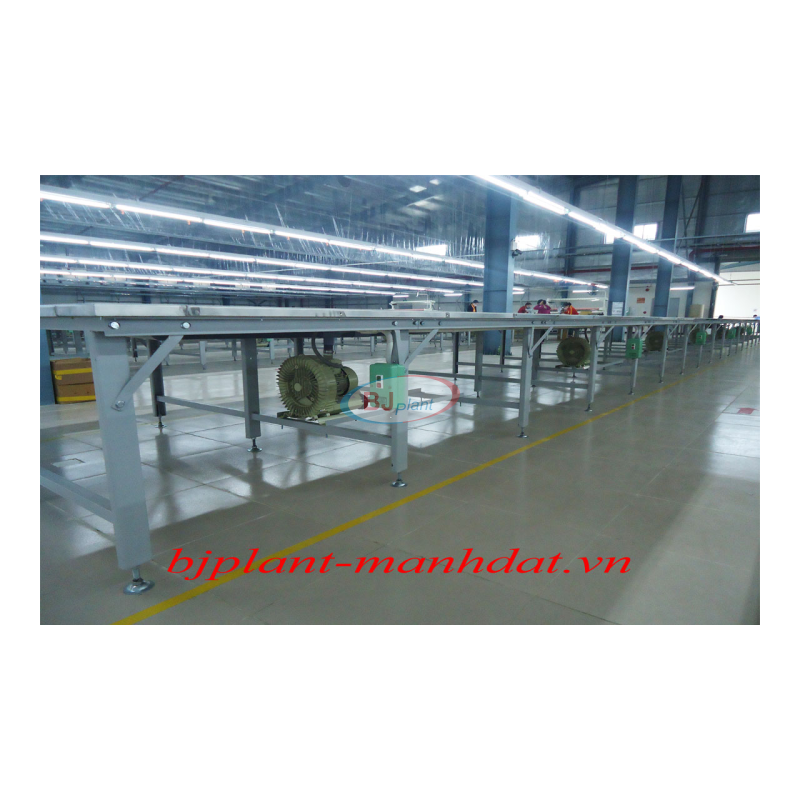 Bàn cắt có hệ thống hút